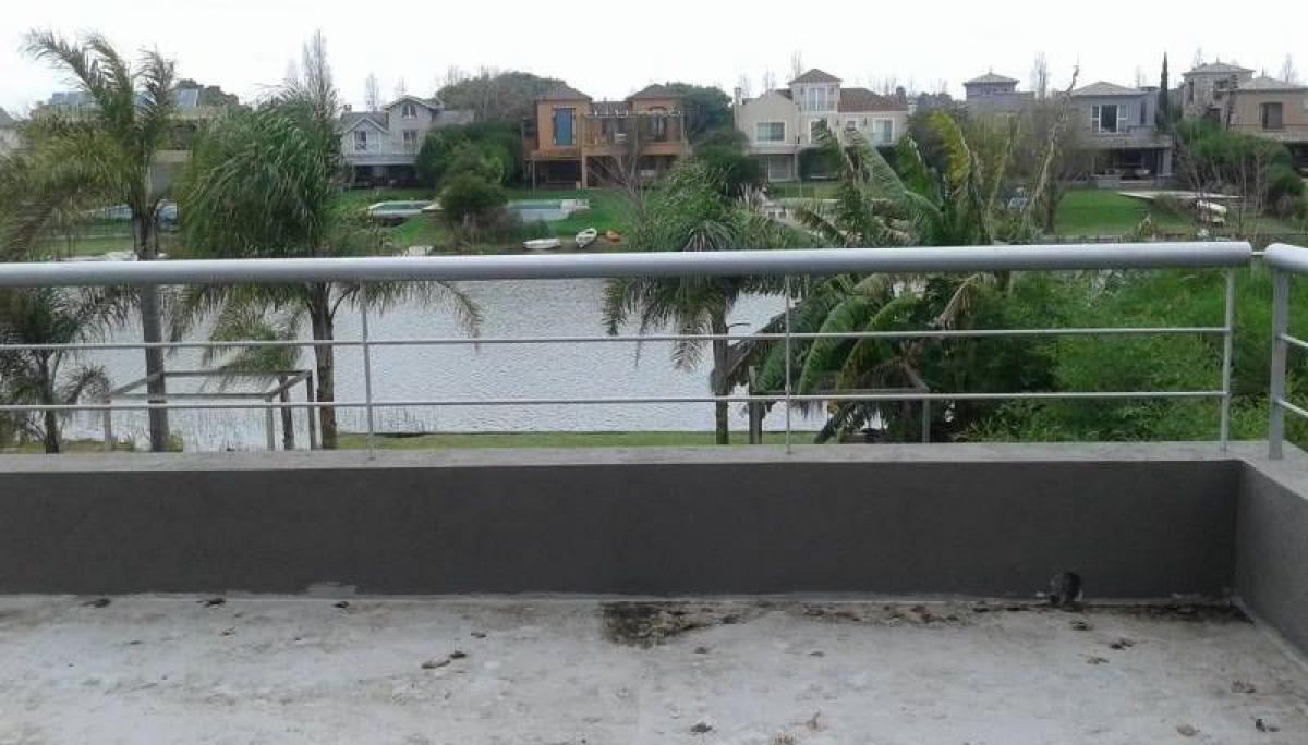 4 bedrooms House in Tigre, Argentina No. 15678