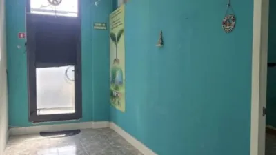  Commercial property in Badalona, Spain No. 265923