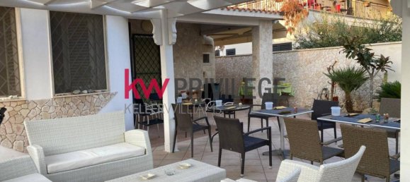 Villa de 4 dormitorios en Porto Cesareo, Italy No. 177434 10