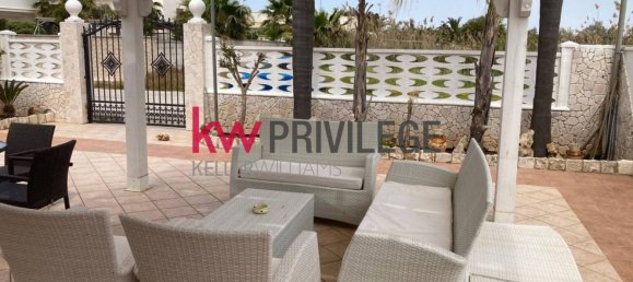 Villa de 4 dormitorios en Porto Cesareo, Italy No. 177434 4