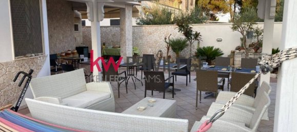 Villa de 4 dormitorios en Porto Cesareo, Italy No. 177434 5