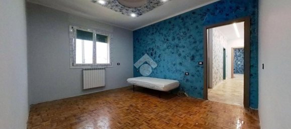 3 rooms Apartment in Vicenza, Italy No. 281231 5