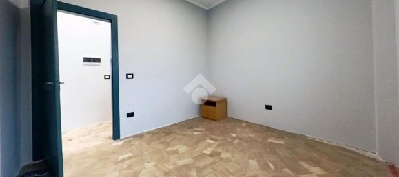 3 rooms Apartment in Vicenza, Italy No. 281231 11