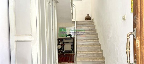5 rooms House in Ragusa, Italy No. 142362 16