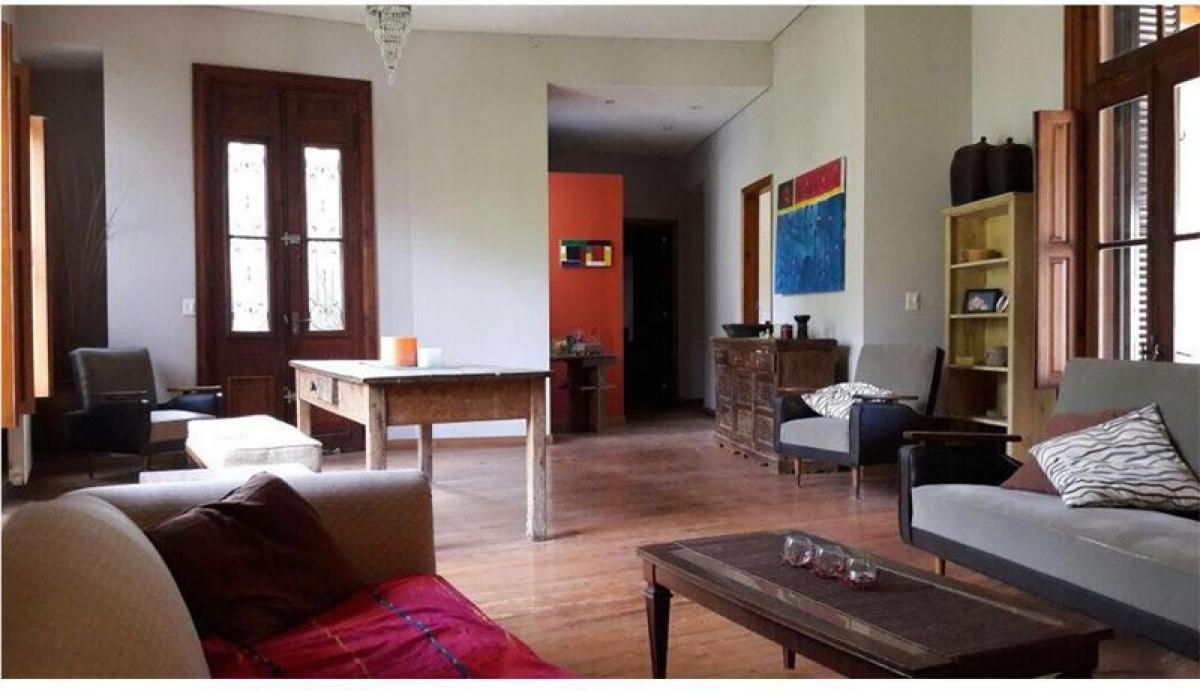 2 bedrooms Farm in Lujan, Argentina No. 50754