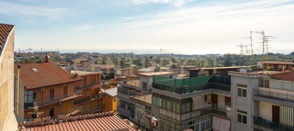 Apartamento de 2 dormitorios en Aci Catena, Italy No. 125336 28