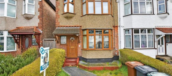 3 bedrooms Commercial property in Walthamstow, United Kingdom No. 4006 2