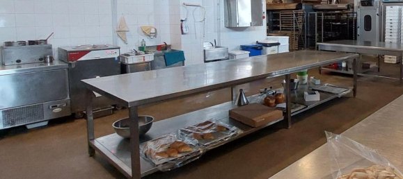 578m² Warehouse in Corciano, Italy No. 370777 7