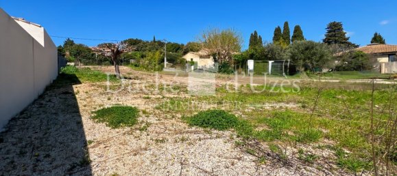 451m² Land in Uzes, France No. 96197 3