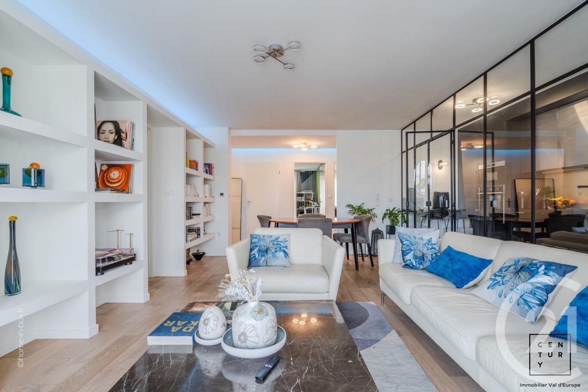 4 bedrooms Apartment in Chessy, France No. 163552