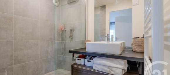 4 bedrooms Apartment in Chessy, France No. 163552 6