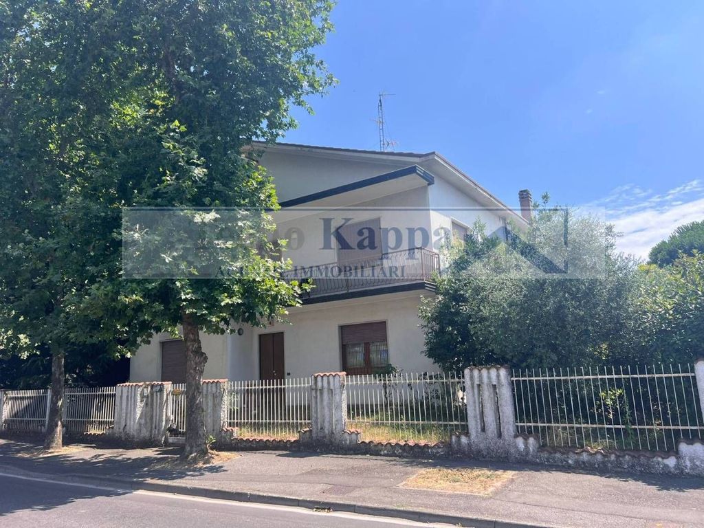 5 chambres Villa à Cernusco sul Naviglio, Italy No. 313154