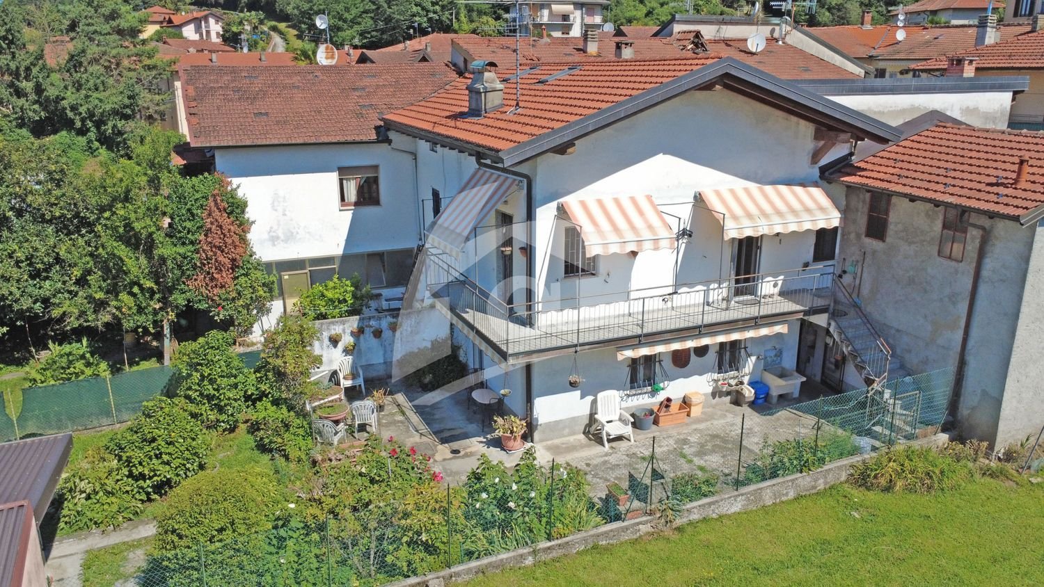 5غرفة منزل في Cocquio-Trevisago, Italy رقم 283252