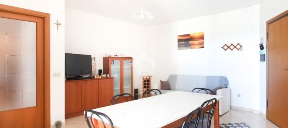 2 bedrooms Apartment in Martinsicuro, Italy No. 302244 5