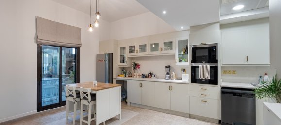 4 bedrooms Villa in Mudon, UAE No. 120698 2