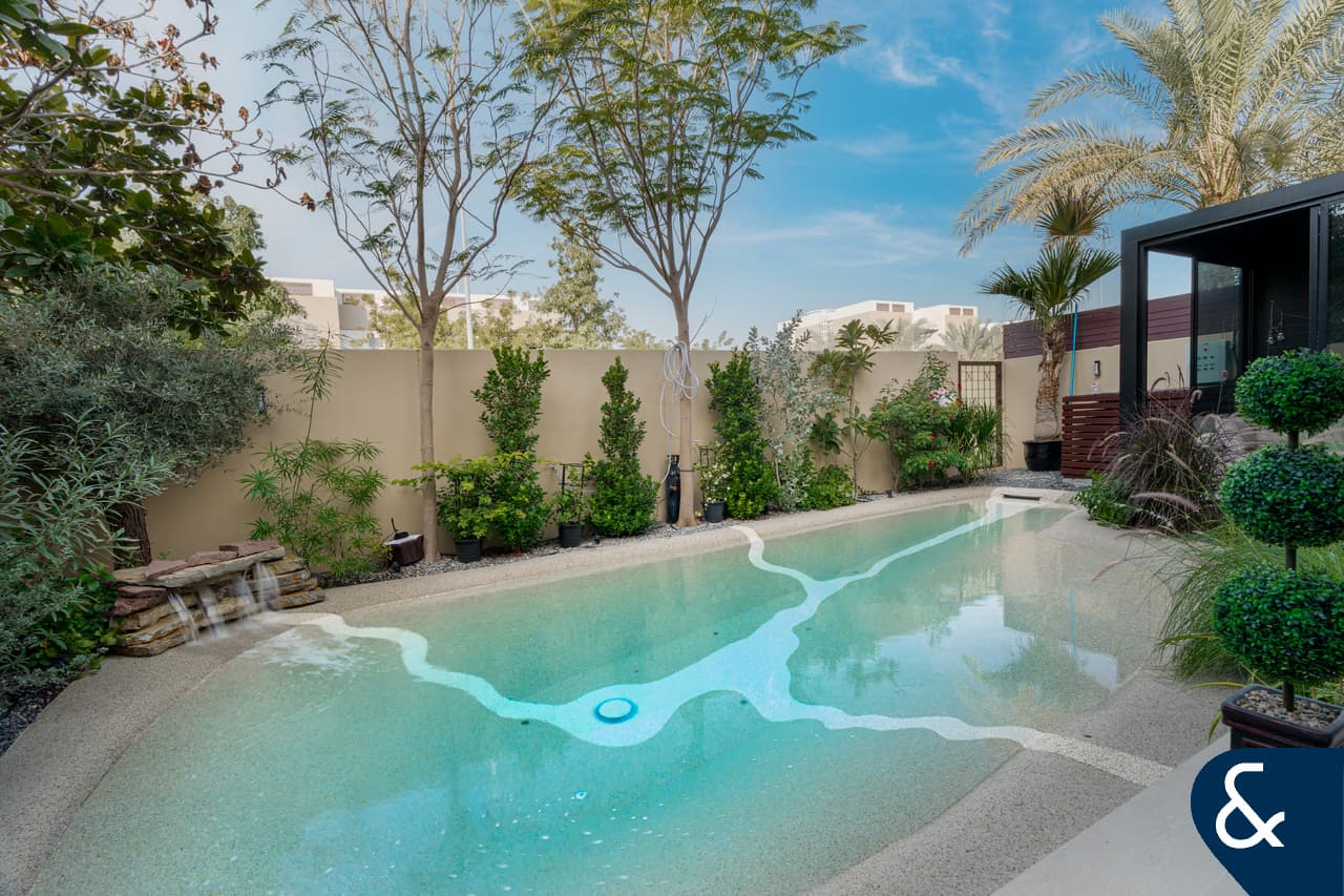 4 bedrooms Villa in Mudon, UAE No. 120698