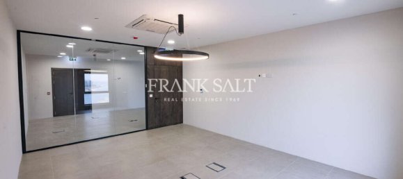 261m² Office in Saint Julian's, Malta No. 12313 3