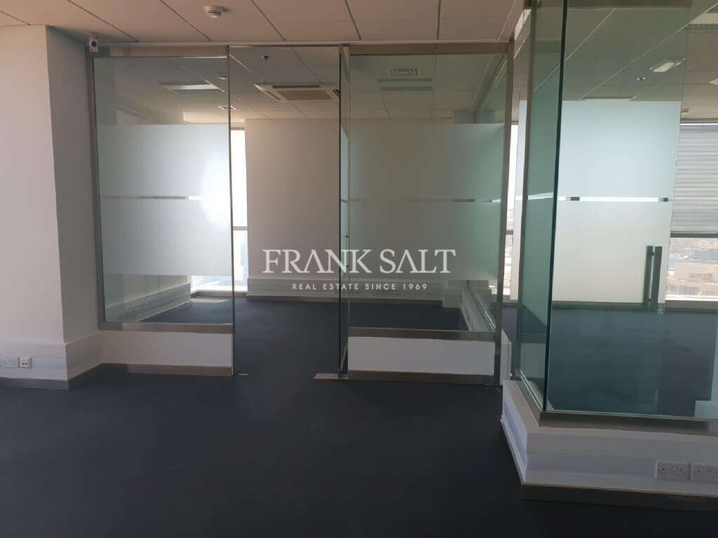 261m² Office in Saint Julian's, Malta No. 12313