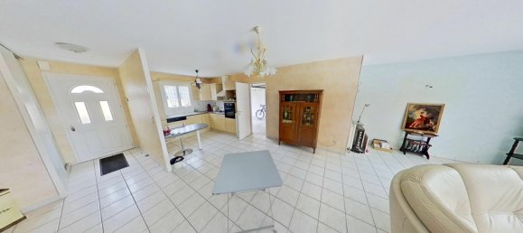 Casa de 3 dormitorios en Sable-sur-Sarthe, France No. 357971 2