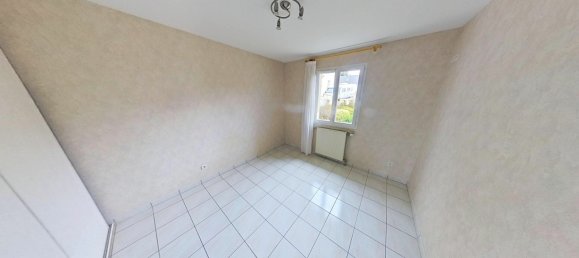 Casa de 3 dormitorios en Sable-sur-Sarthe, France No. 357971 4