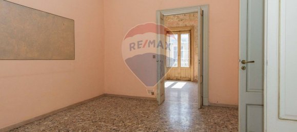 6 rooms House in Fiumefreddo di Sicilia, Italy No. 106074 14
