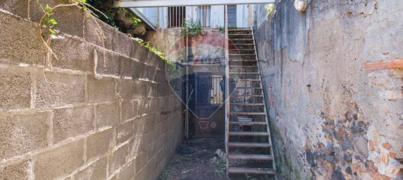 6 rooms House in Fiumefreddo di Sicilia, Italy No. 106074 23