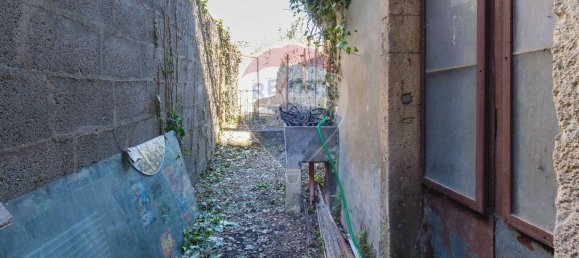 6 rooms House in Fiumefreddo di Sicilia, Italy No. 106074 8