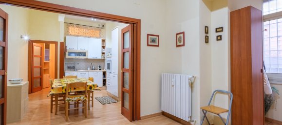 2 rooms Apartment in Rome, Italy No. 196327 8