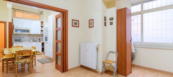 2 rooms Apartment in Rome, Italy No. 196327 9