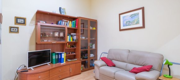 2 rooms Apartment in Rome, Italy No. 196327 6