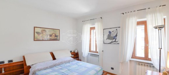 4-salle Appartement à Senna Comasco, Italy No. 17415 5
