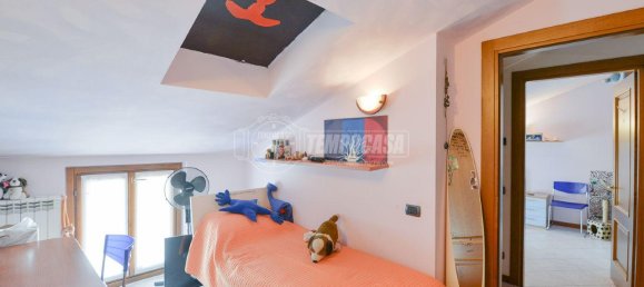 4-salle Appartement à Senna Comasco, Italy No. 17415 6