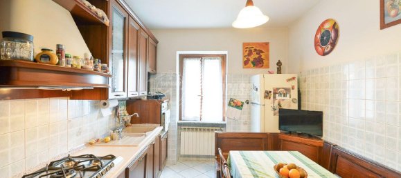 4-salle Appartement à Senna Comasco, Italy No. 17415 12