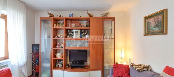 4-salle Appartement à Senna Comasco, Italy No. 17415 13