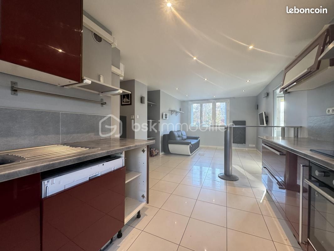 2 chambres Appartement à Saint-Martin-d'Hères, France No. 272823