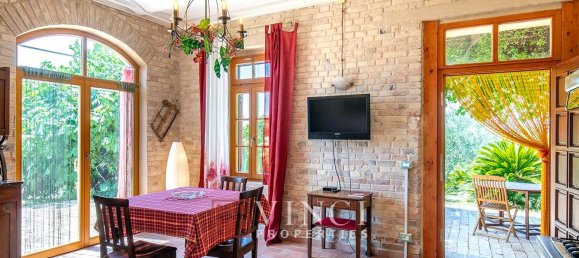 6 غرف نوم قلاع في Montefiore dell'Aso, Italy رقم 295142 29