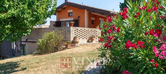 6 غرف نوم قلاع في Montefiore dell'Aso, Italy رقم 295142 49