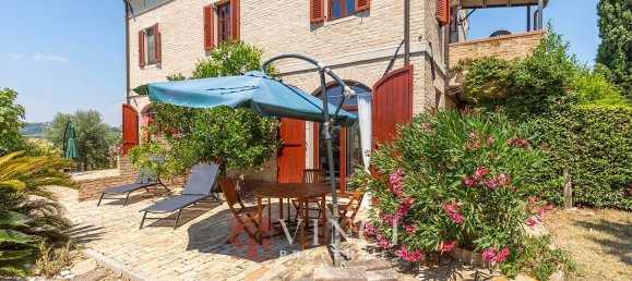 6 غرف نوم قلاع في Montefiore dell'Aso, Italy رقم 295142 2