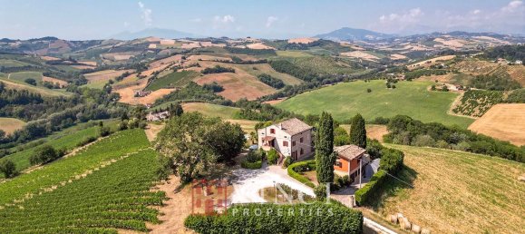 6 غرف نوم قلاع في Montefiore dell'Aso, Italy رقم 295142 22