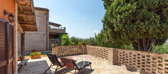 6 غرف نوم قلاع في Montefiore dell'Aso, Italy رقم 295142 74