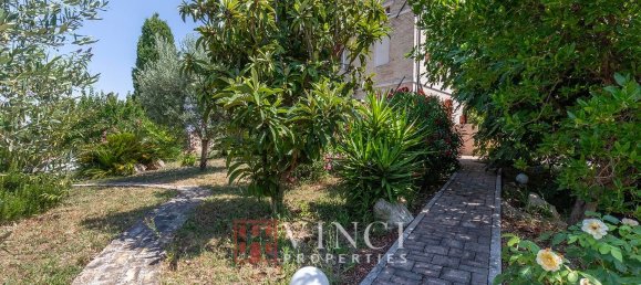 6 غرف نوم قلاع في Montefiore dell'Aso, Italy رقم 295142 68