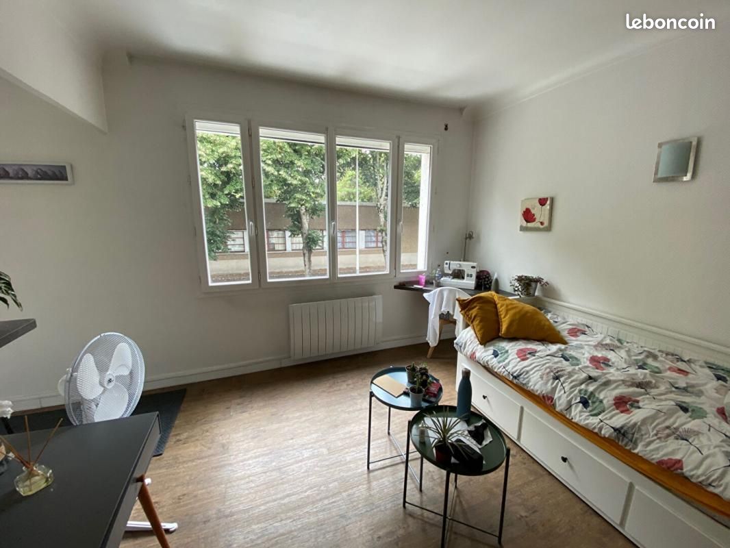 6 bedrooms Apartment in La Riche, France No. 89273