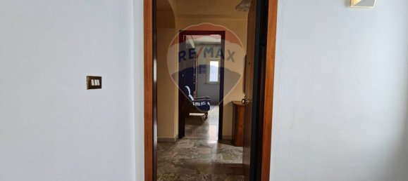 Квартира с 3 спальнями в Мессина, Италия № 135294 3