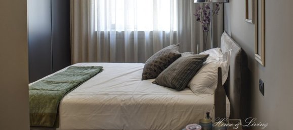 4 bedrooms Apartment in Turin, Italy No. 153945 2