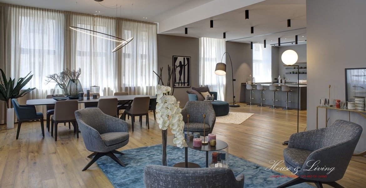 4 bedrooms Apartment in Turin, Italy No. 153945