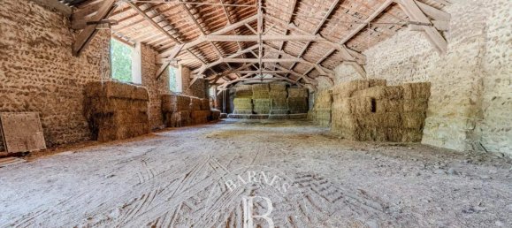 20 rooms Commercial property in Salon-de-Provence, France No. 279562 8