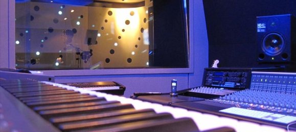 910m² Property in Elliniko, Greece No. 6868 5