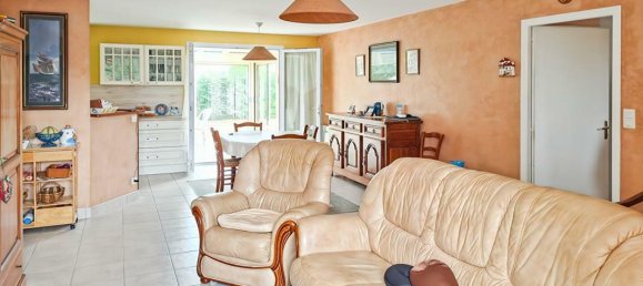 3 bedrooms House in Saint-Julien-des-Landes, France No. 277989 4