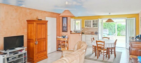 3 bedrooms House in Saint-Julien-des-Landes, France No. 277989 6