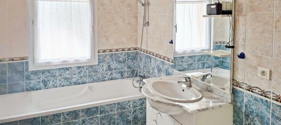 3 bedrooms House in Saint-Julien-des-Landes, France No. 277989 8